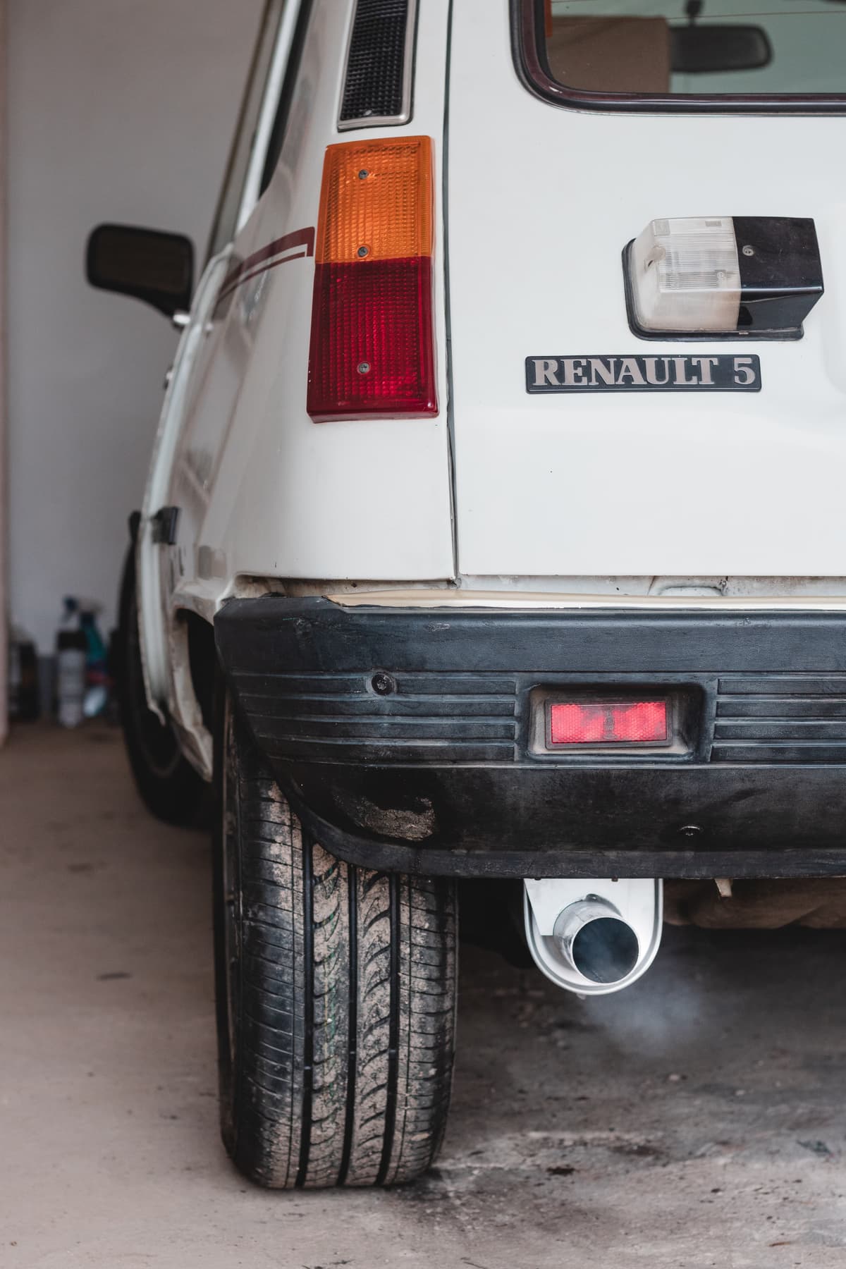 Highlighted Car Image 3