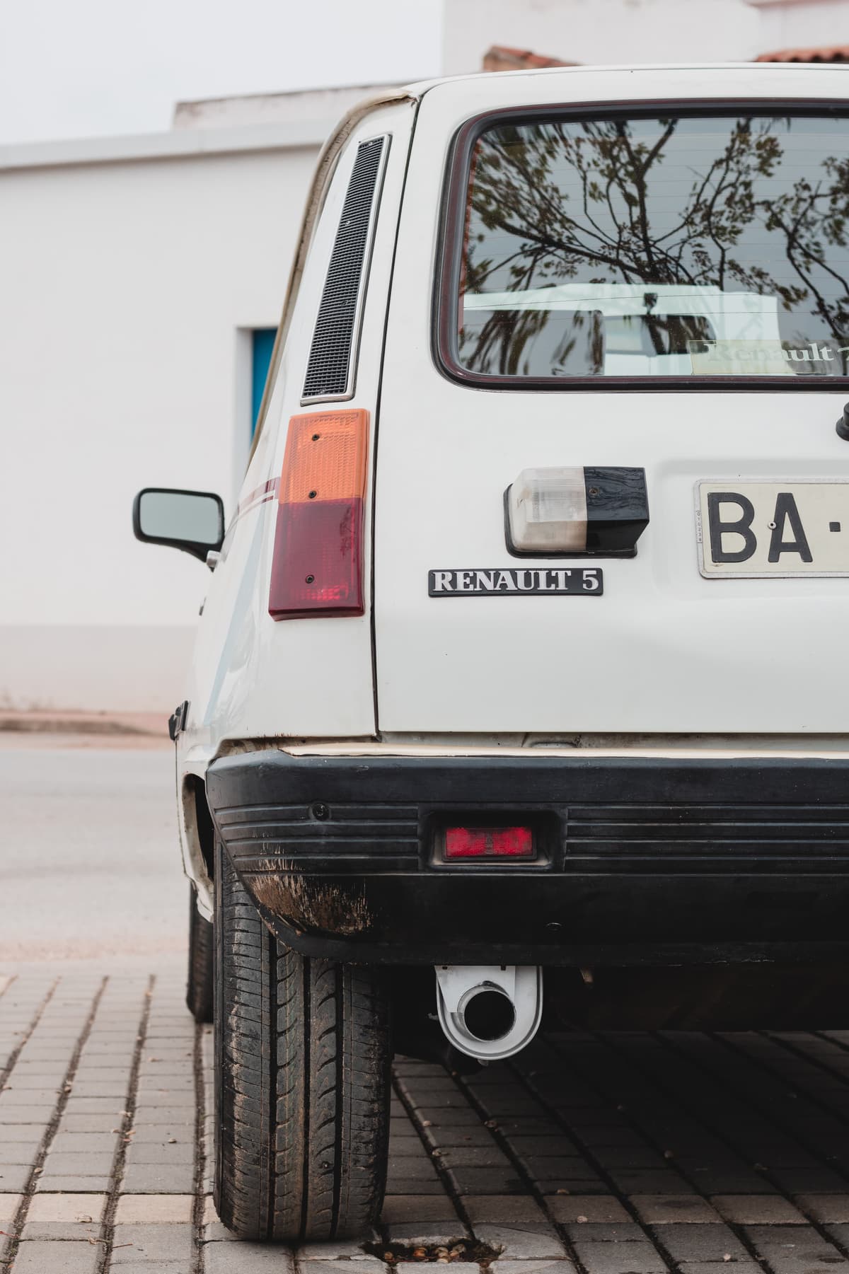 Highlighted Car Image 1